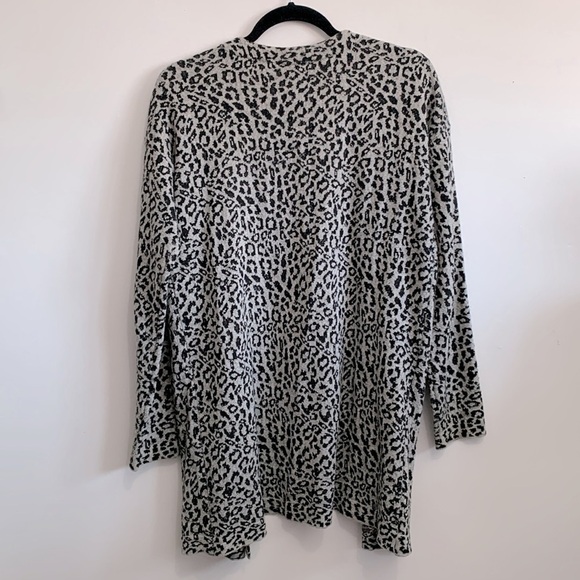 Vero Moda Black and Grey animal/leopard print cardigan Size M - Picture 2 of 3